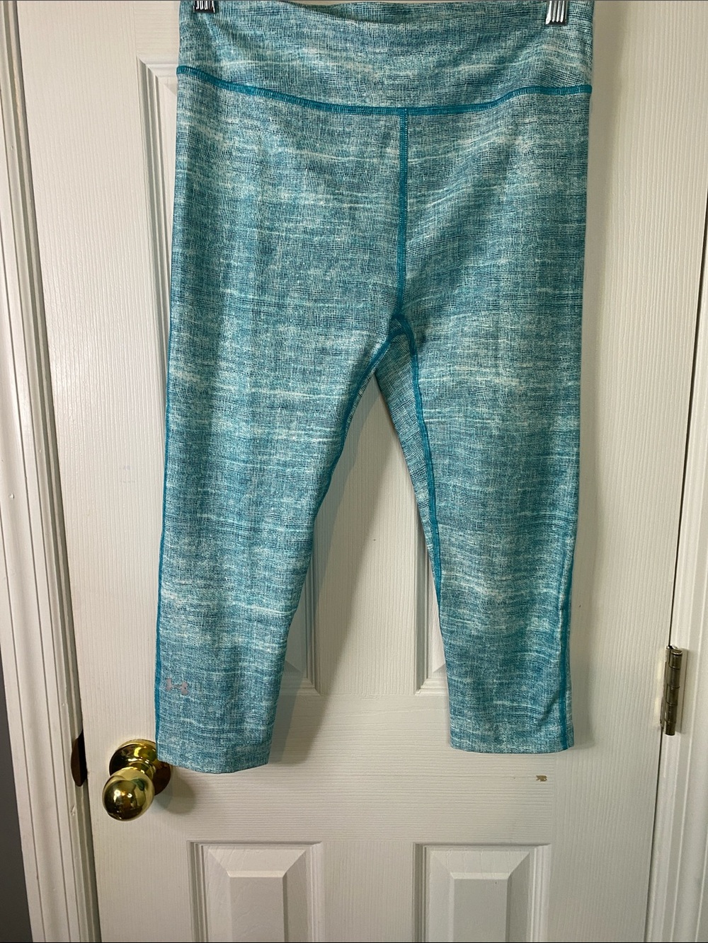 Women’s Teal Heather Athletic Capri LeggingsUnder Armour Size Medium.